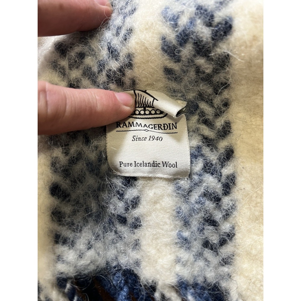 Rammagerdin Icelandic Wool Throw Blanket Plaid Fringe Gray Cream 39x55 - Picture 5 of 5